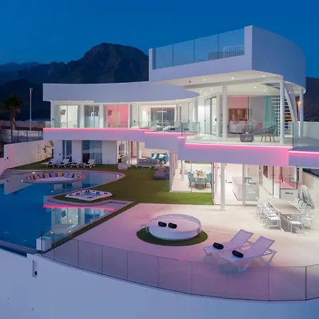 וילה Karat Fibonacci אדחה